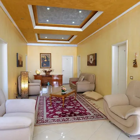 Hotel Lindi 3*