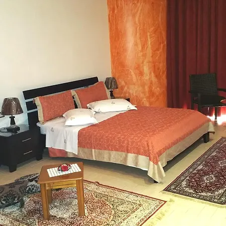 Lindi 3* Sarandë